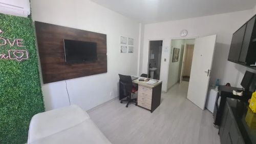 Sala comercial com recepção e banheiro, no Centro de Sete Lagoas, próx. à Lagoa Paulino