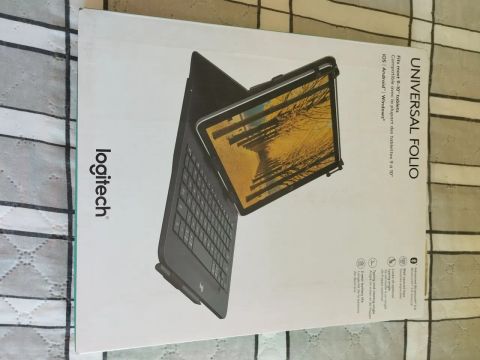 Logitech Universal Folio - Capa com Teclado para Tablets de 9 a 10 polegadas