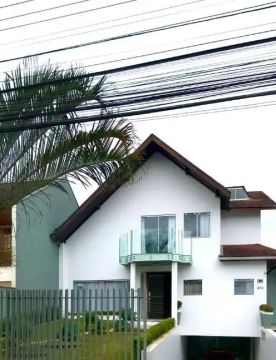 Maravilhosa casa com Piscina Suite e Closet no NOVO MUNDO