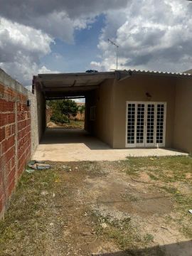 Casa à venda na Ponte Alta Norte, dentro de condomínio