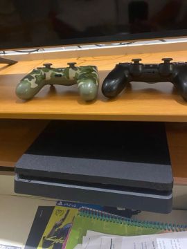 Ps4 Slim + 16 Jogo e 2Controles