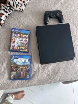 Playstation 4 Slim com jogos