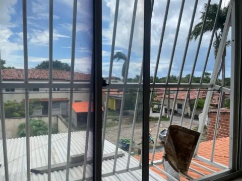 Apartamento à Venda - 2 Quartos - Guagiru, Caucaia - 1º Andar