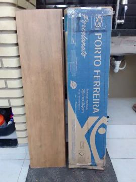 Vendo 11 pçs porcelanato régua R$ 30 cada