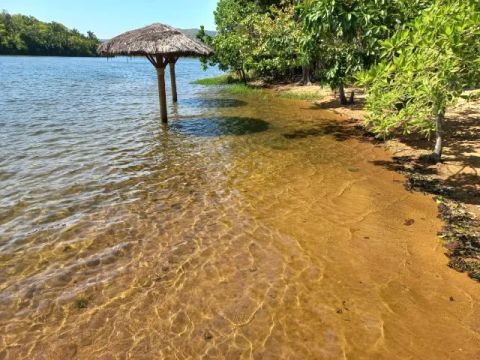Chácara beira lago 