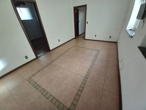 Ótima casa com Habites !