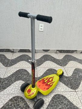 Patinete Skatenet Plus Amarelo e Preto Bandeirante