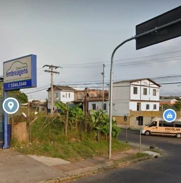 Terreno de esquina com 400m² de área, com uma edificação em andamento. Ótimo para uso mist