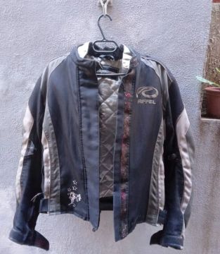 Jaqueta motociclista feminina