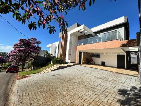 Casa em condomínio 