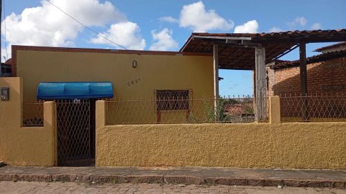 Casas em terreno 10x30 - Felipe Camarão