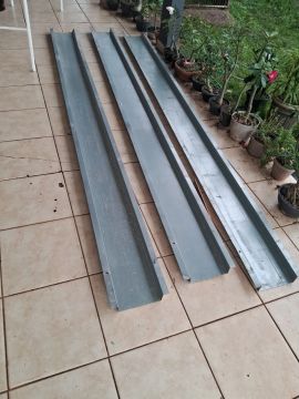 3  calhas . Dimensão 9,60 cm 