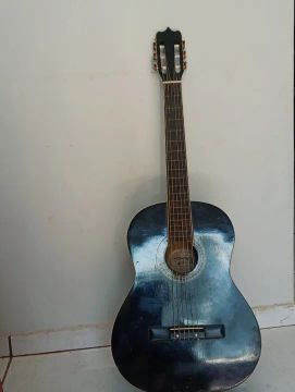 Violão Menphis usado em bom estado.