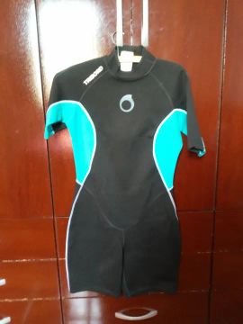 Roupa de neopreme