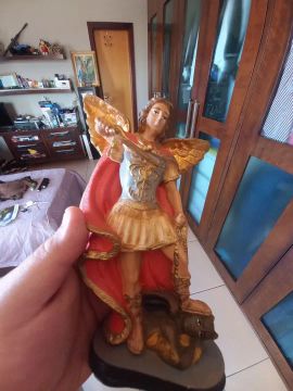 Imagem são Miguel Arcanjo com espada 