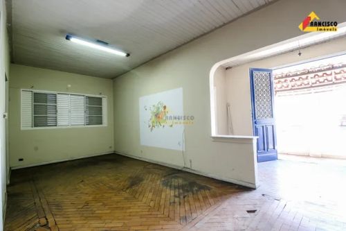 Apartamento para aluguel, 5 quartos, 1 suíte, Centro - Divinópolis/MG