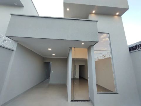 Belíssima  casa 3 qts 3 suítes Área gourmet com churrasqueira