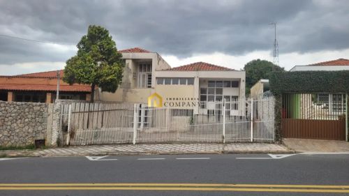 Excelente Terreno na região Jardim Santa Rosalia com uma casa antiga.
