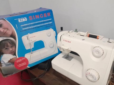 Máquina de Costura Singer 8280