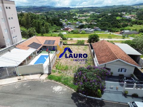 Terreno à venda em Vinhedo-SP, bairro Pinheirinho, 250,25 m² de área. A oportunidade que v