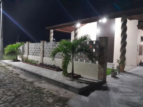 Casa à venda em condomínio fechado