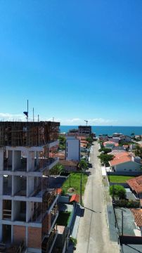 Apartamento a 280 metros da praia no Itacolomi, Balneário Piçarras, 60x com a construtora