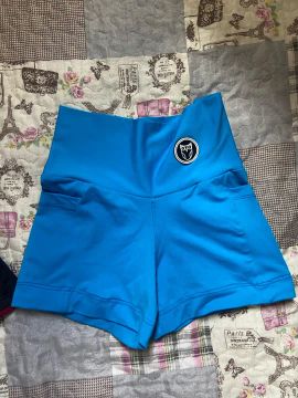 Short azul com bolso para academia 