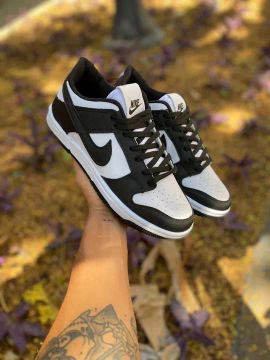 Tênis Nike Dunk Low Preto e Branco