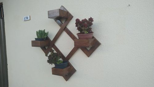 Suporte de Parede para Plantas em Madeira