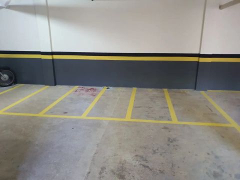 Alugam-se vagas de garagens cobertas para motos no centro de Blumenau
