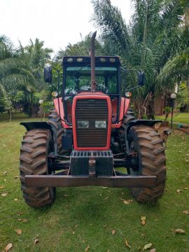 Trator Agrícola Massey 650 138cv 