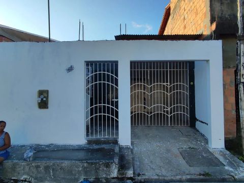 Aluga-se casa ampla 2 quartos 