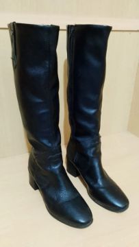 38 Bota de cano alto preta Bottero