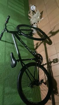 Bicicleta aro 29 aço e carbono  freio  a disco 