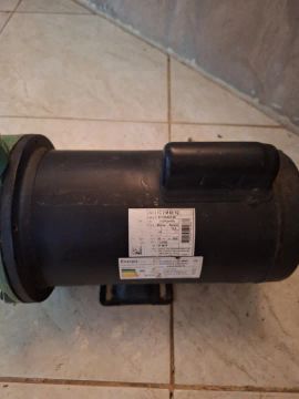 Bomba centrífuga 1.5cv 110v e 220v  semi nova pra irrigação e outros 