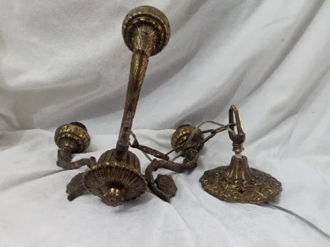 Lustres De Bronze Maciços Com Uma E Três Cúpulas