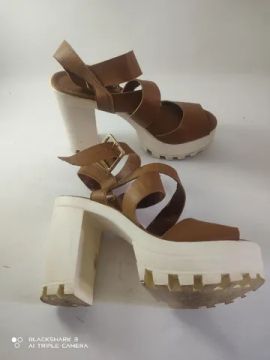 Sandália Marisa salto 10cm