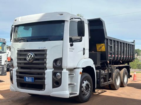 Volks Constellation 19-320 Caçamba 6x2 trucado 