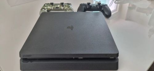 Playstation Sony PS4 com 2 controles e jogos