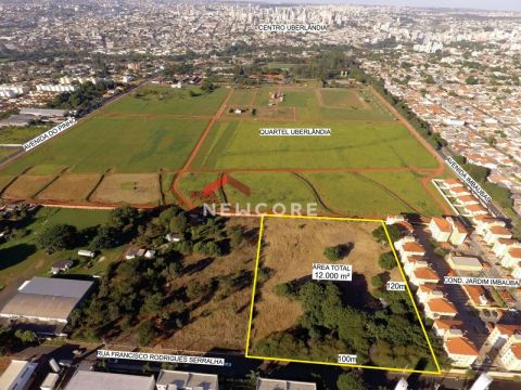 Lote em Rua Francisco Rodrigues Serralha - Chácaras Tubalina e Quartel - Uberlândia/MG