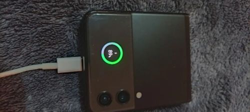 Z Flip 3 256 gigas Leia.....