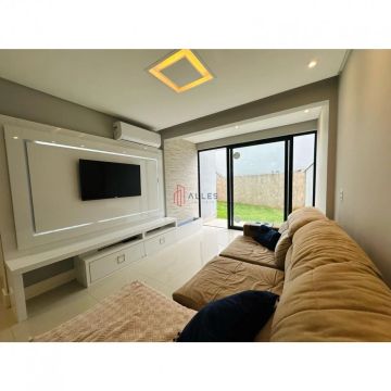 VENDE-SE ANUAL APARTAMENTO DIFERENCIADO NA PRAIA DOS AMORES EM BALNEÁRIO CAMBORIÚ/SC