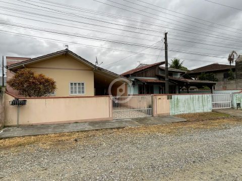 Duas casas em um terreno