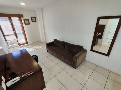 Sala quarto com Infra, vista verde e vaga em Copacabana - Rio de Janeiro - RJ