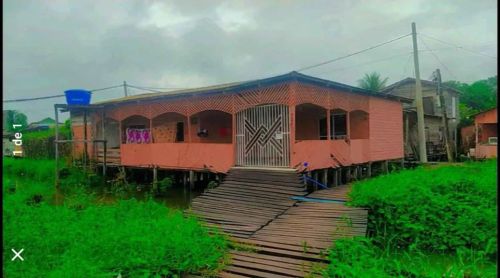 Vende-se está casa 