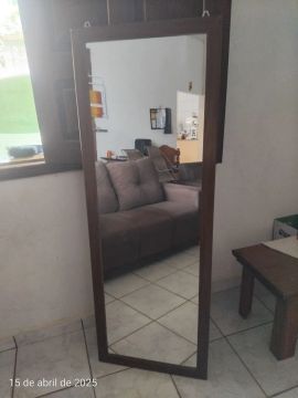 Espelho de Parede com Moldura em Madeira