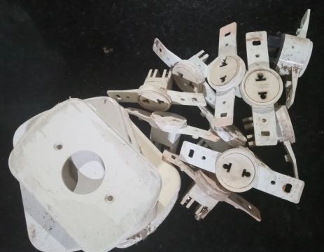 10 Tomadas Antigas Usados ( Resto de Construção)