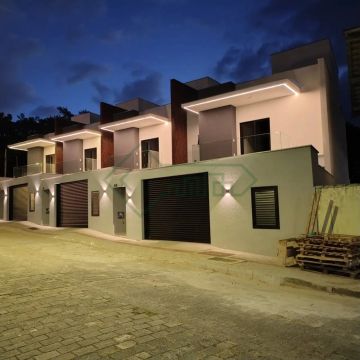 LINDO SOBRADO NO AMÉRICA | 3 SUÍTES | 2 VAGAS COBERTAS | PISCINA COM DECK
