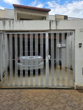 Casa a venda no bairro Floresta - Governador Valadares - MG