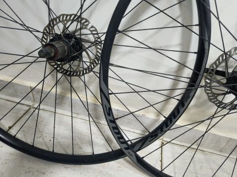 Par de rodas Specialized -stout 